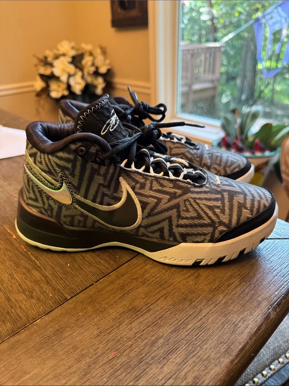 2025 Nike Zoom LeBron NXXT Genisus 'Black' Size 5 Kid